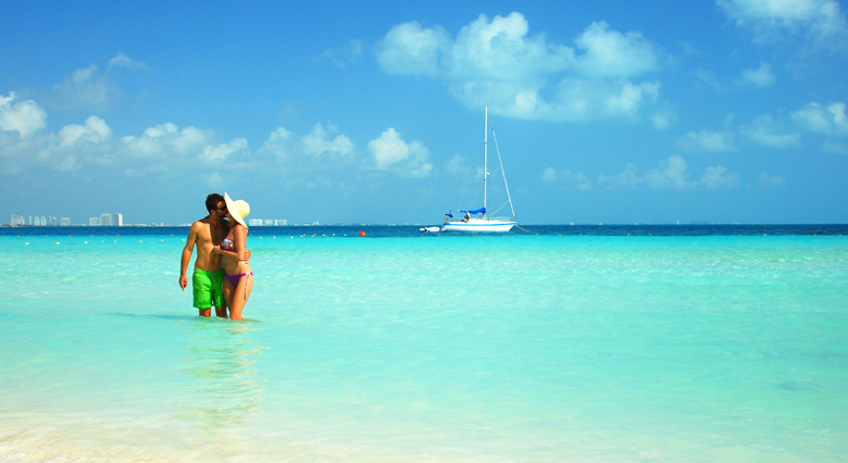 casal-praia-cancun